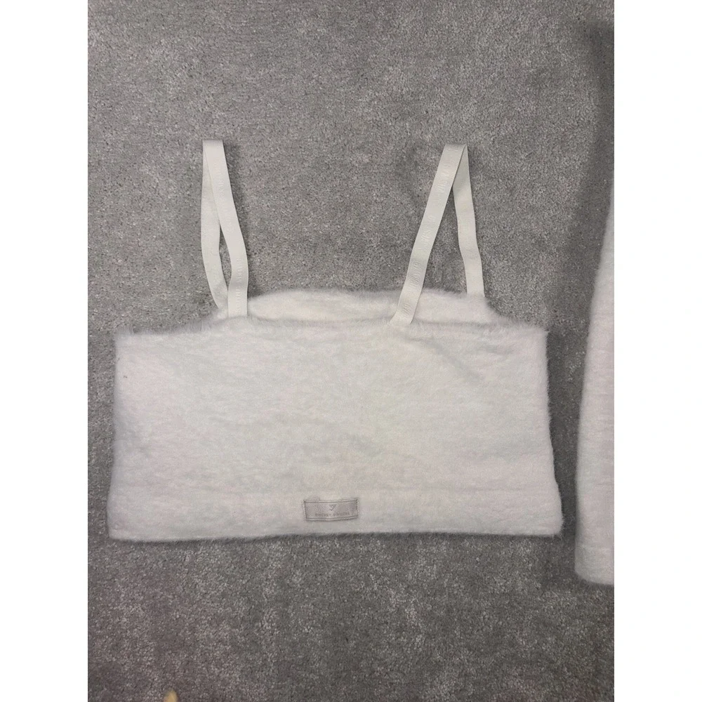 Whitney Gymshark Fuzzy Knit 2-Piece Lounge Set – Ivory Med Crop Top & L Shorts